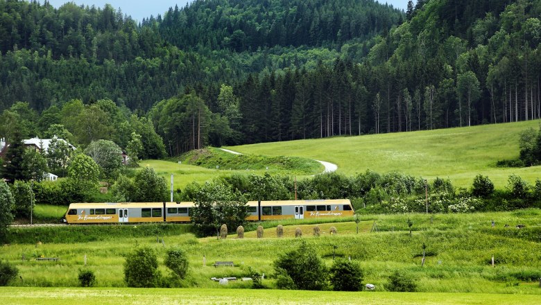 Mit der Mariazellerbahn wird bereits die Anreise zum Erlebnis, © NB/Weinfranz