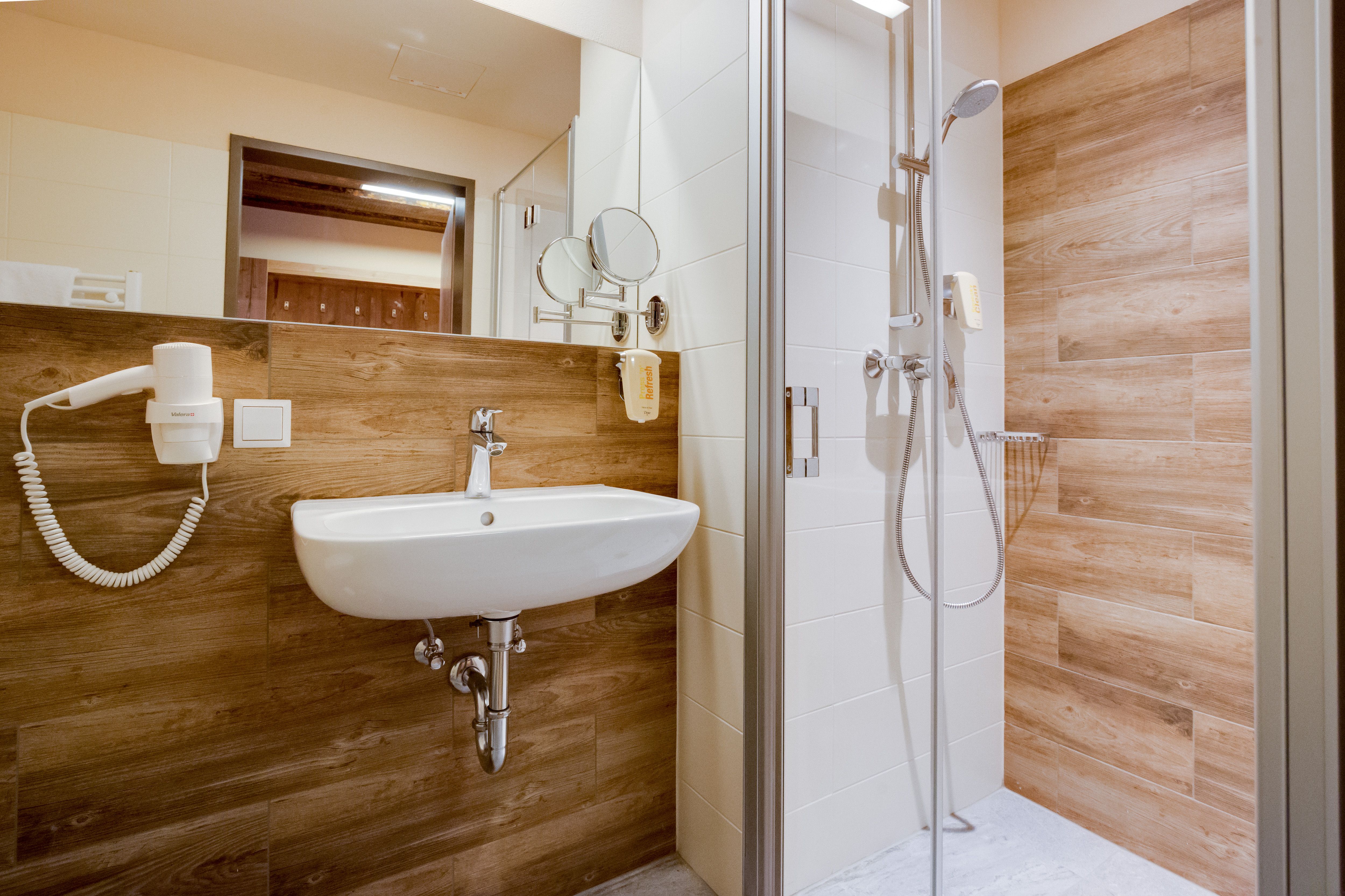 Bathroom JUFA Hotel Annaberg***s