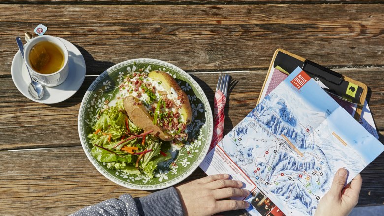 Culinary delights at the Anna-Alm, © Niederösterreich-Werbung/Michael Liebert