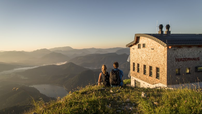 Sagenhafte Ausblicke auf den Erlaufsee - vom Terzerhaus am Gipfel der Gemeindealpe Mitterbach, © Robert Herbst