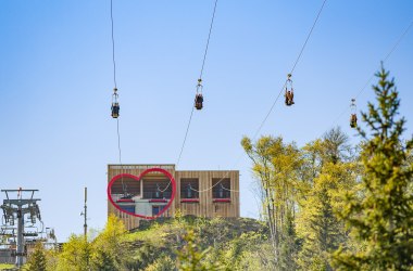 Rasanter Flug mit der Zipline Annaberg, © Martin Fülöp