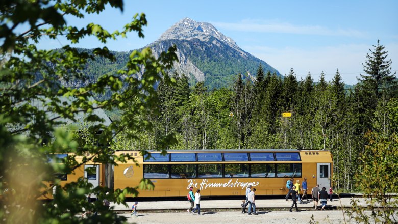 In der Mariazellerbahn das Bergpanorama genießen, © weinfranz.at