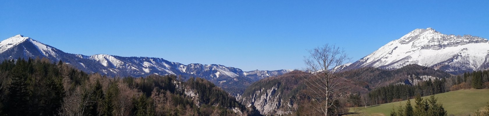 Panoramablick in die Bergwelt der Voralpen, &copy; KBurger