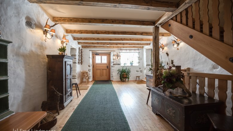 pension-kobichl_entrance_area_1, &copy; Fred Lindmoser