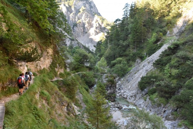 Wanderer Ötschergräben, © Naturpark Ötscher-Tormäuer