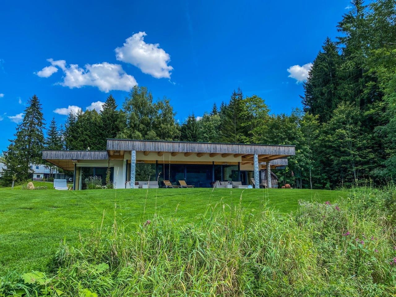Vacation home by the lake 